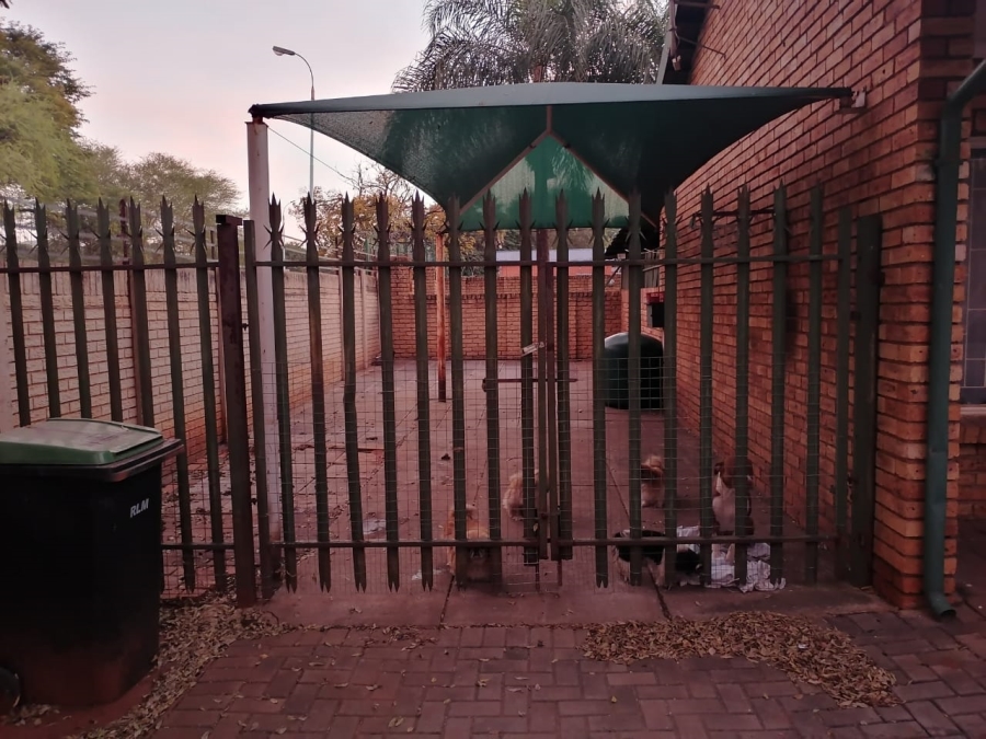2 Bedroom Property for Sale in Rustenburg Central North West